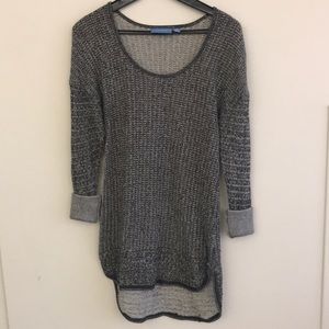 Vera Wang lightweight top